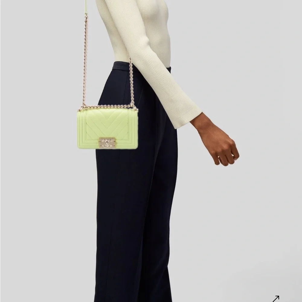 CHANEL Lime Green Boy Chevron Lambskin Shoulder Bag with Gold Chain
